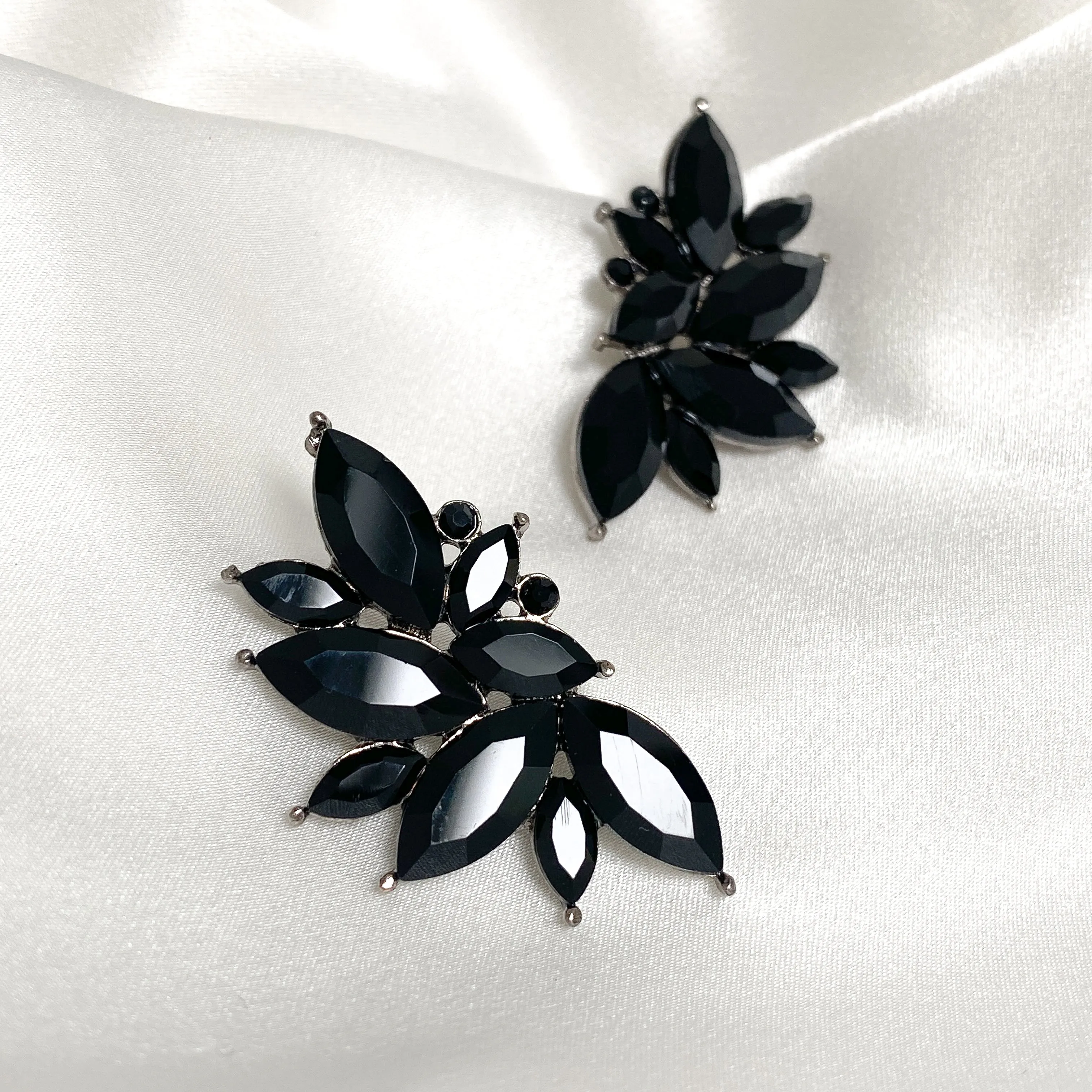 ADE  Black Rhinestone Petal Earrings