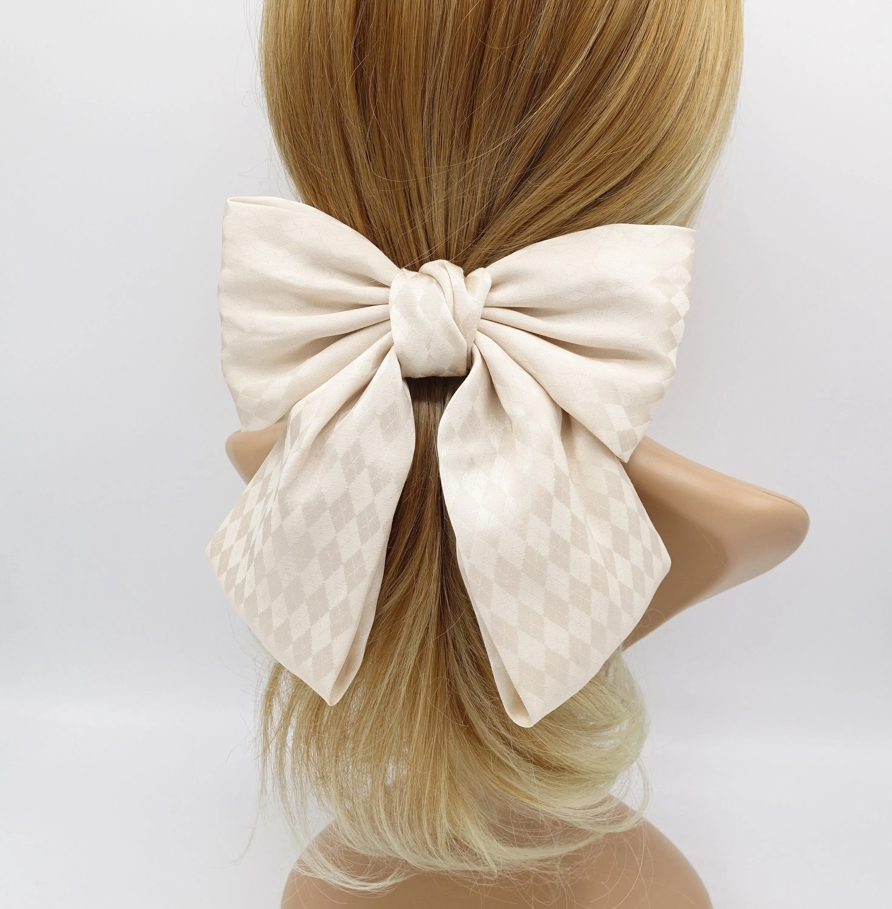 Diamond pattern satin hair bow