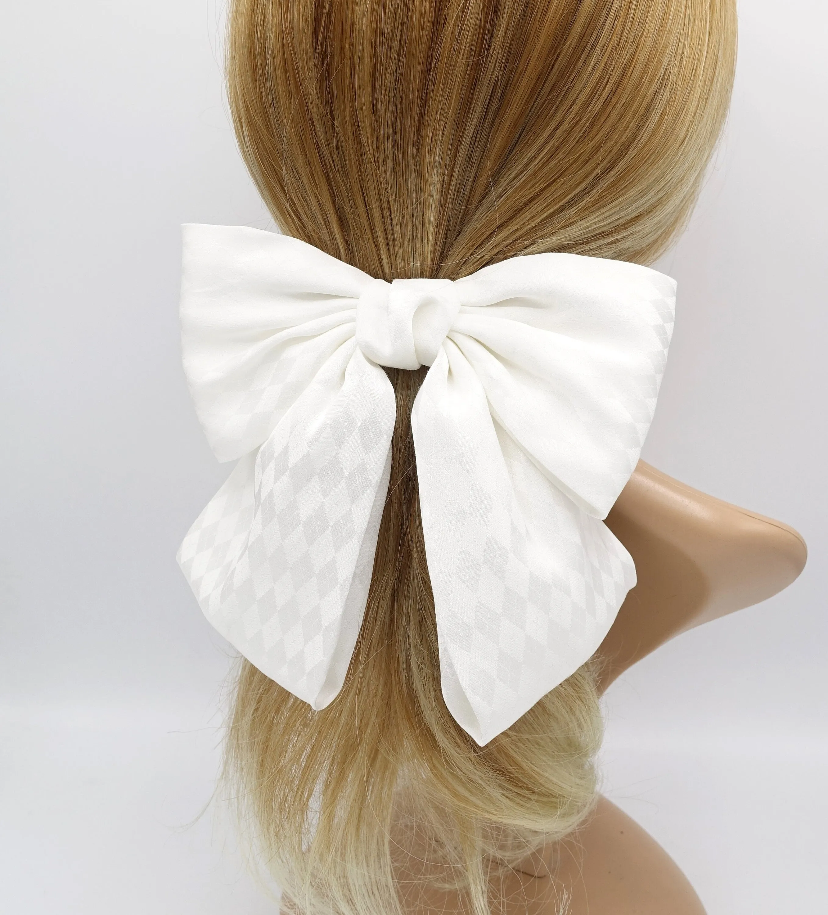 Diamond pattern satin hair bow