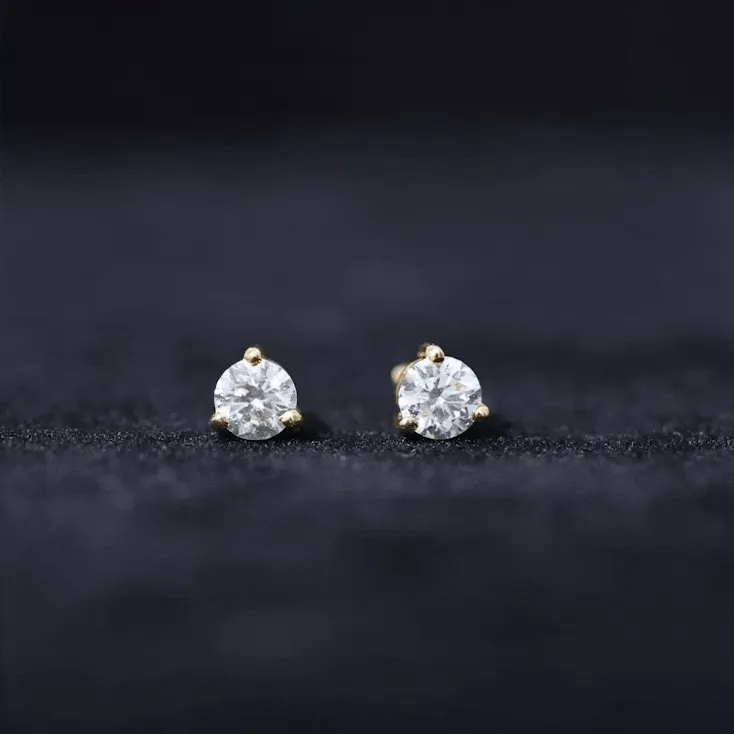 Minimal Round Moissanite Stud Earrings