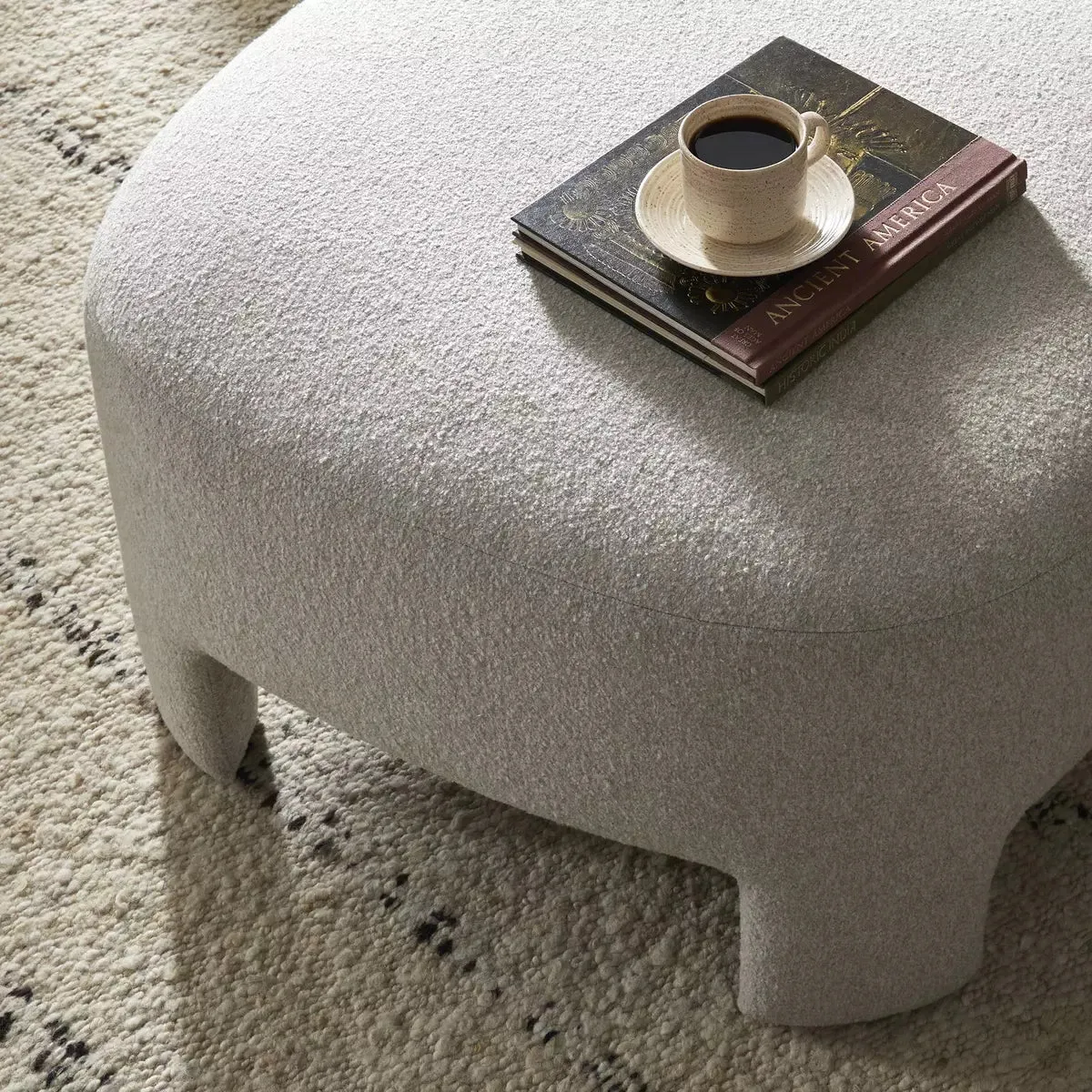 Oliver Cocktail Ottoman