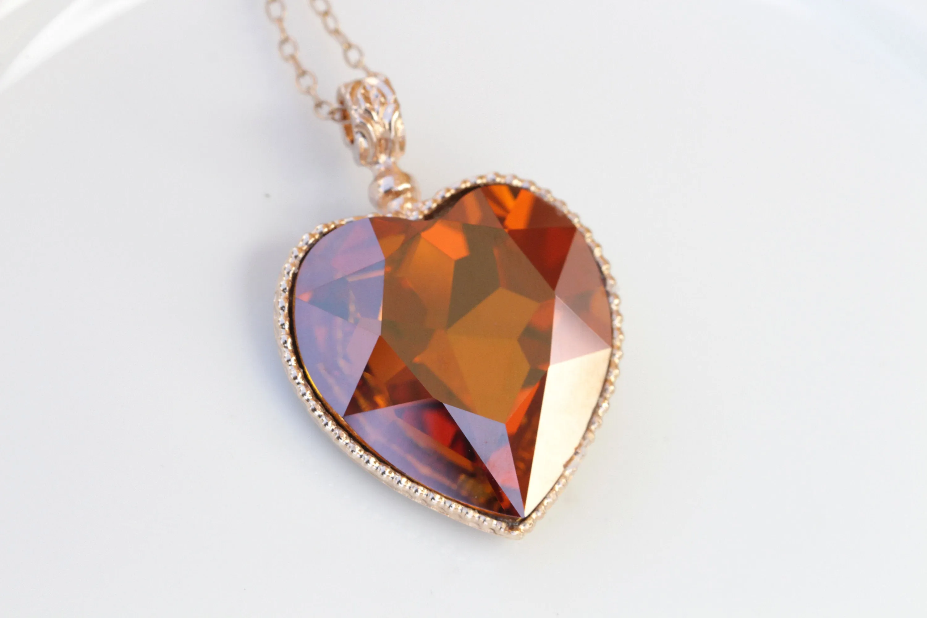 ORANGE HEART NECKLACE