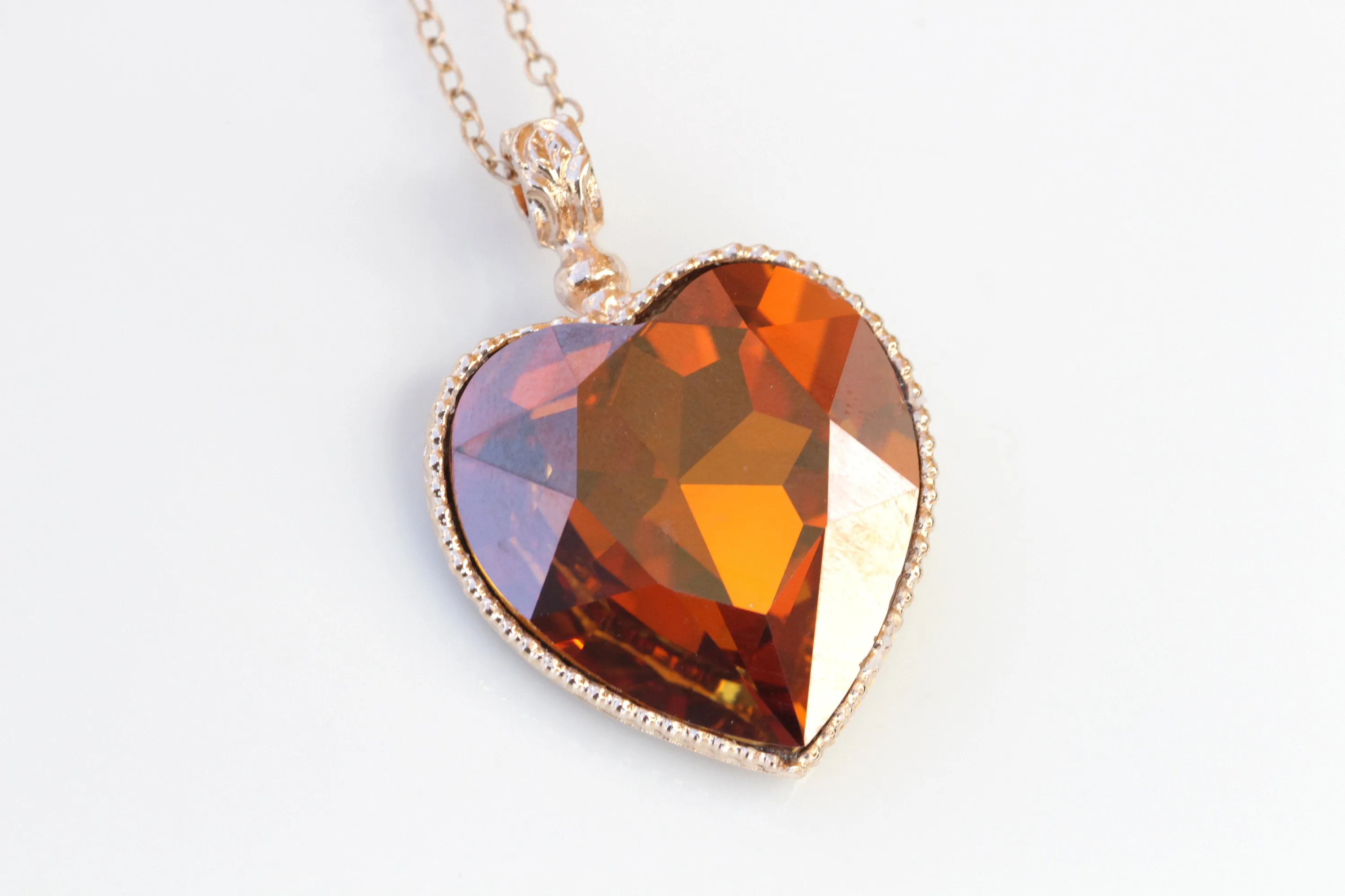 ORANGE HEART NECKLACE