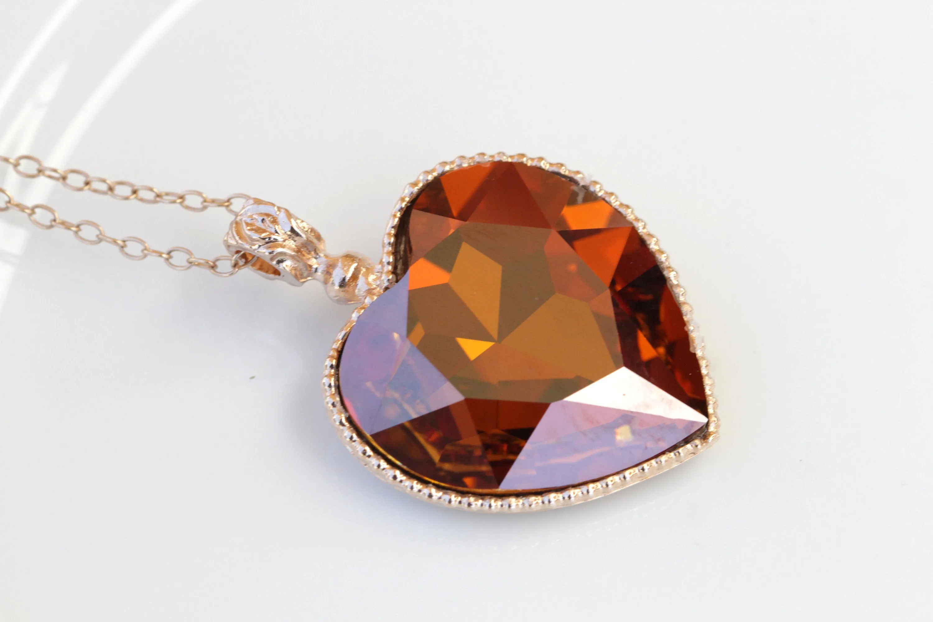 ORANGE HEART NECKLACE