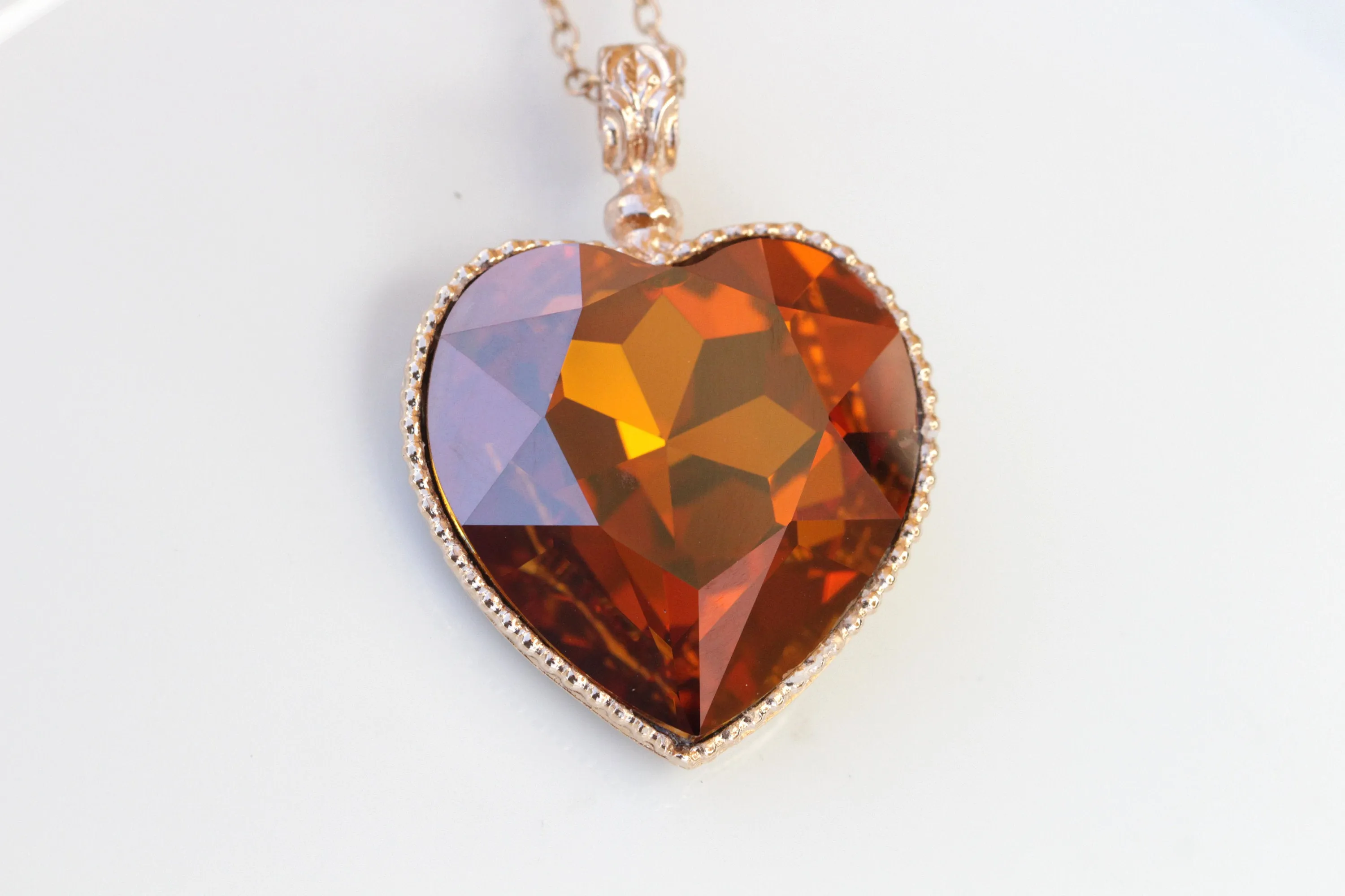 ORANGE HEART NECKLACE