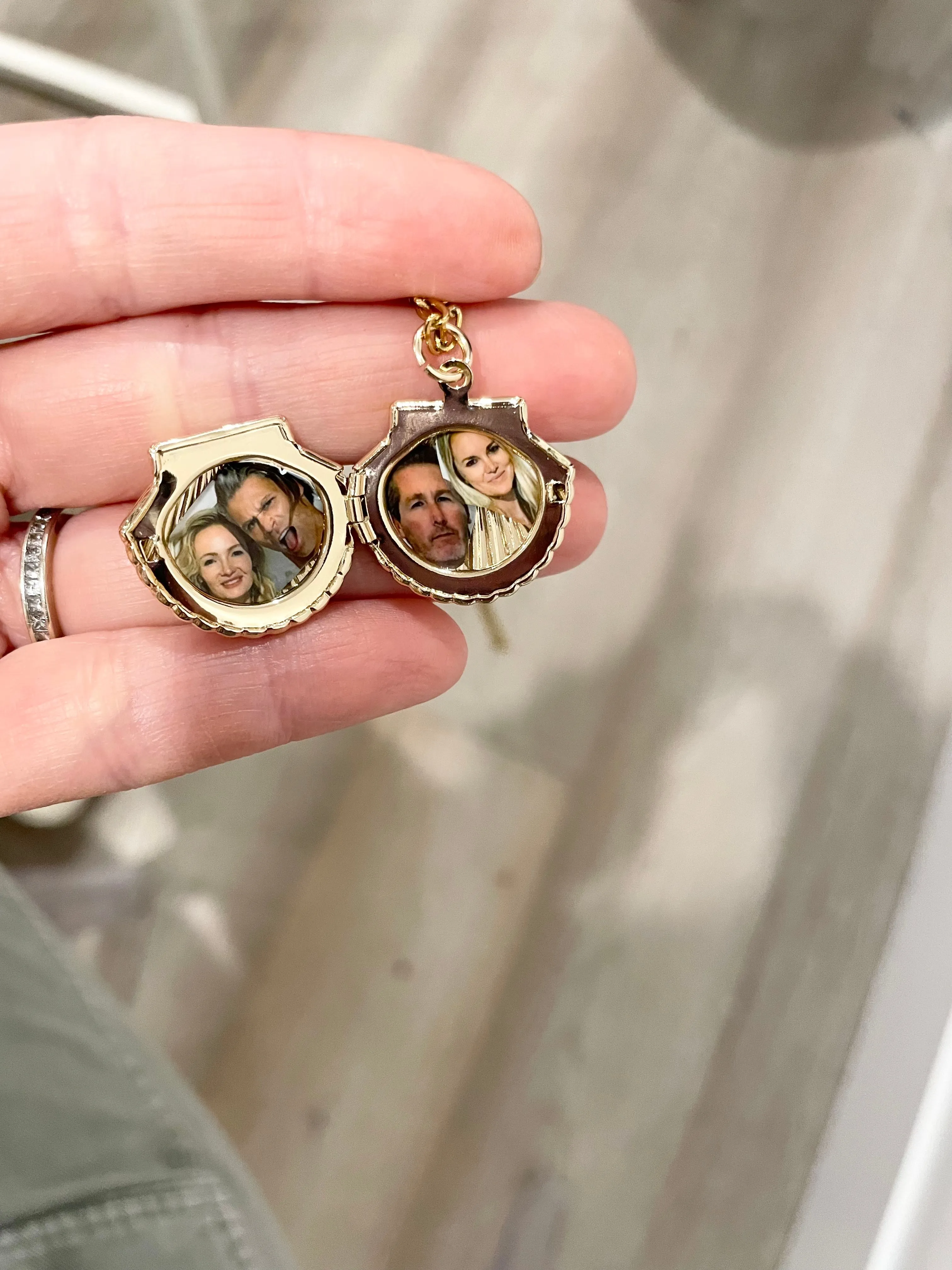 Shell Locket Necklace - Magnetic closure