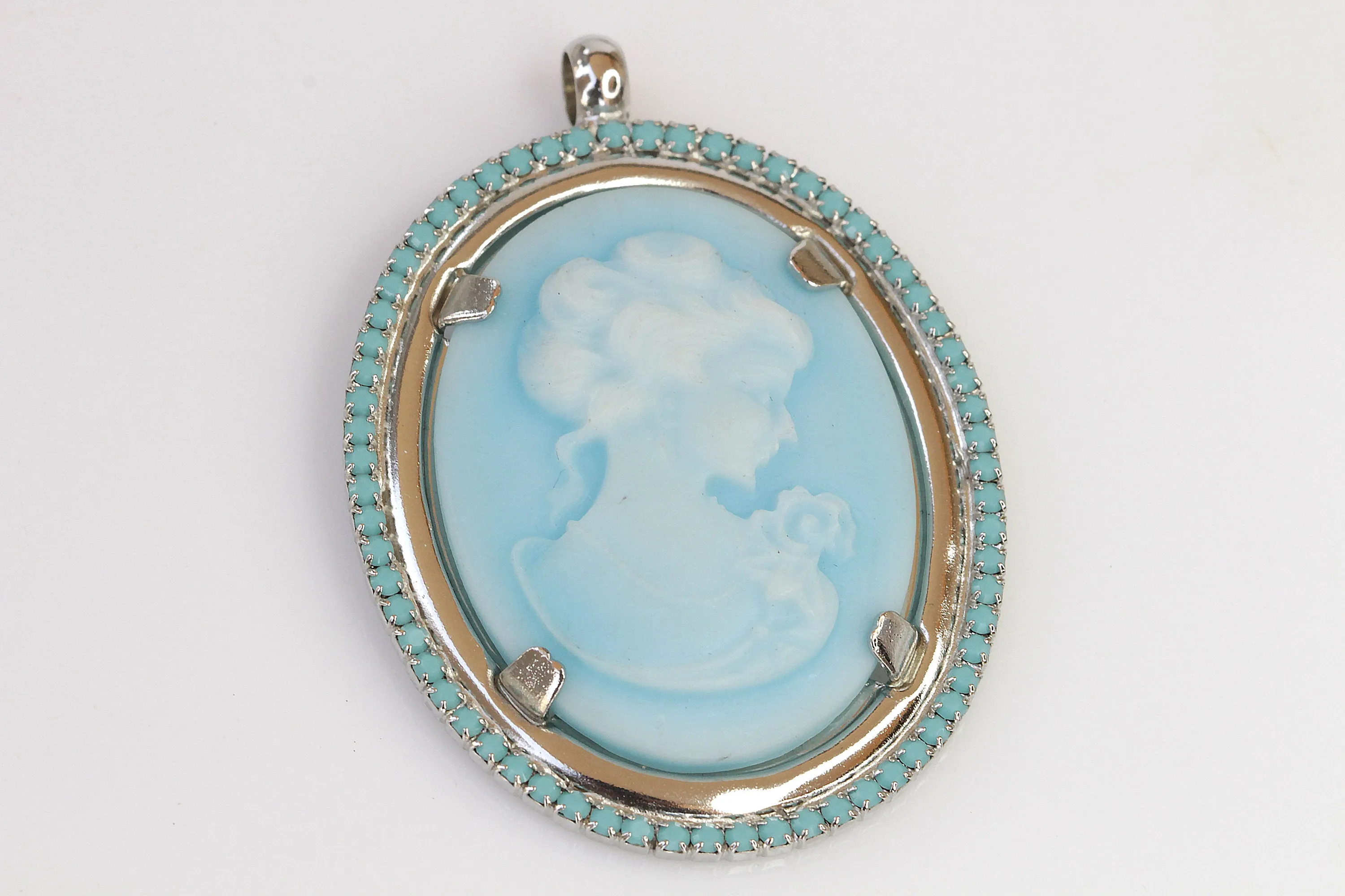 TURQUOISE CAMEO NECKLACE