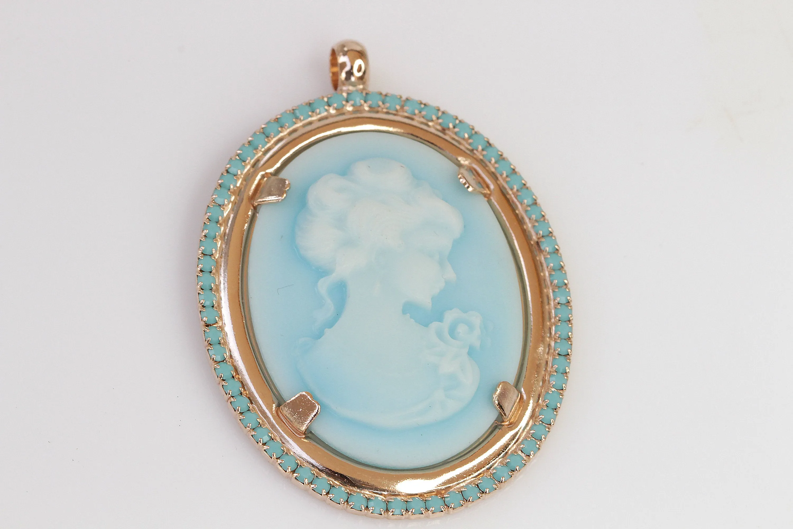 TURQUOISE CAMEO NECKLACE