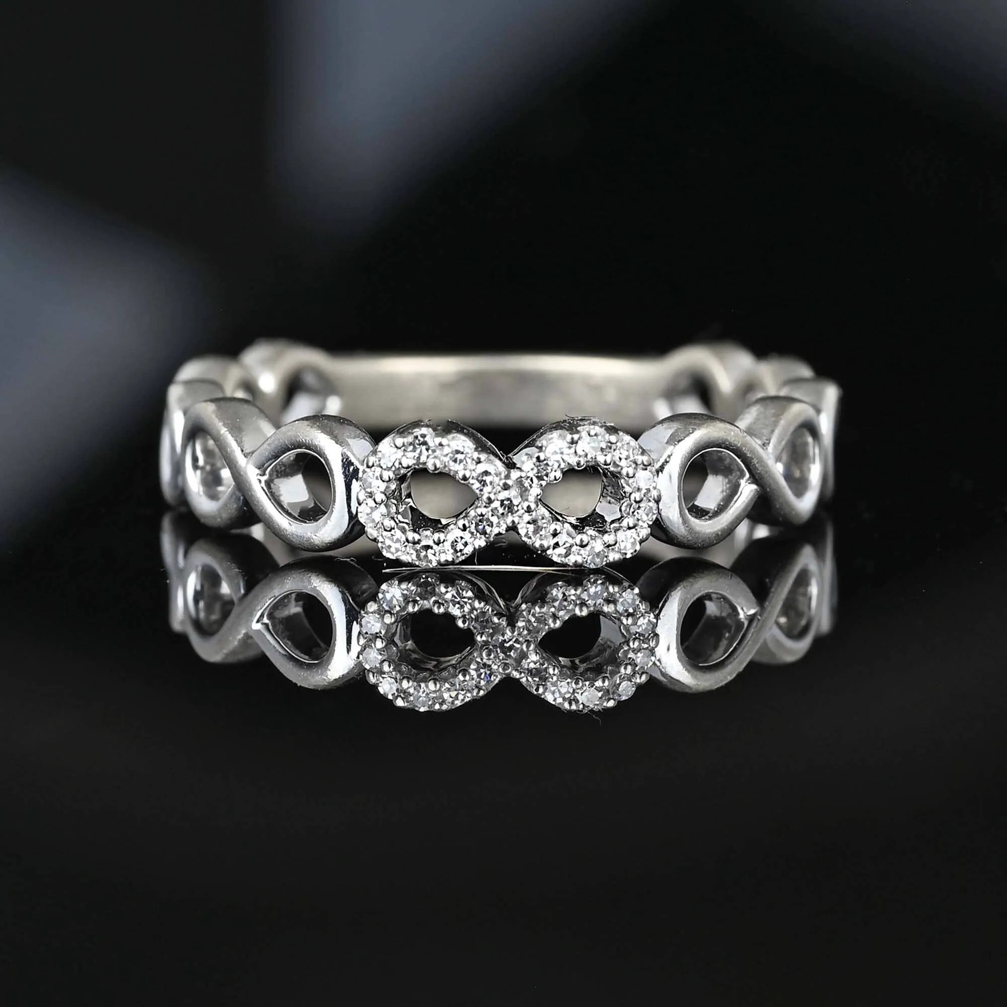 Vintage 10K White Gold Diamond Infinity Ring Band