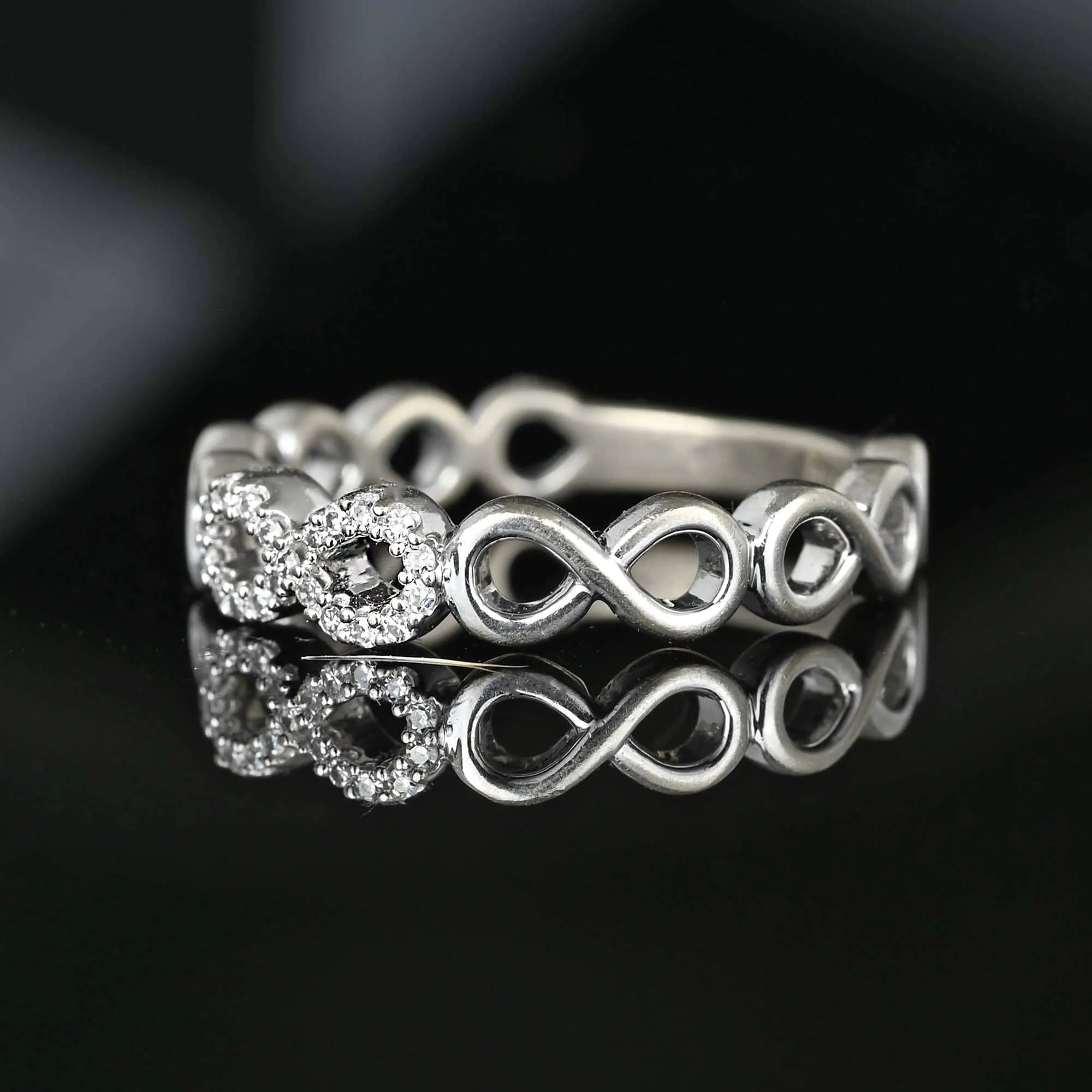 Vintage 10K White Gold Diamond Infinity Ring Band