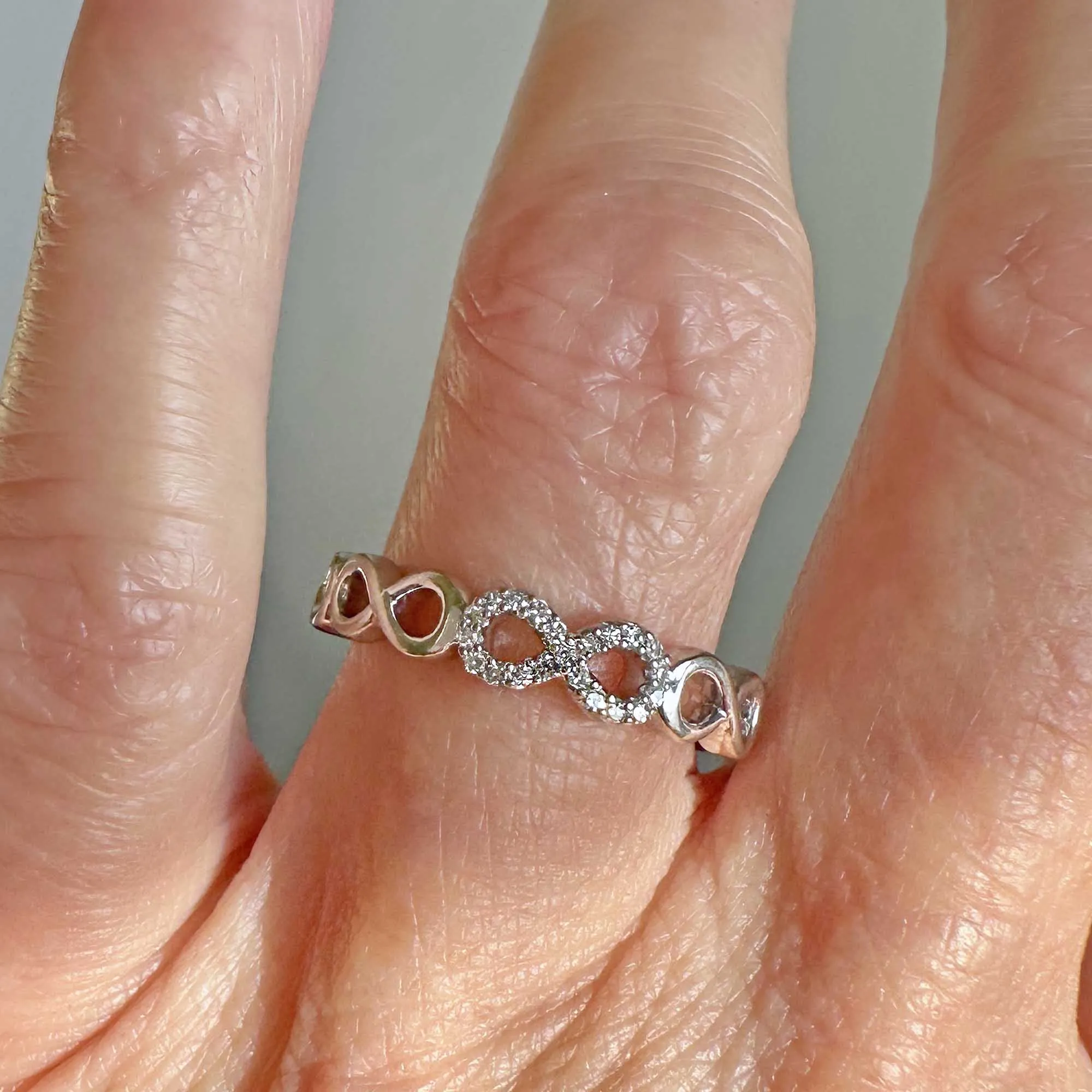 Vintage 10K White Gold Diamond Infinity Ring Band