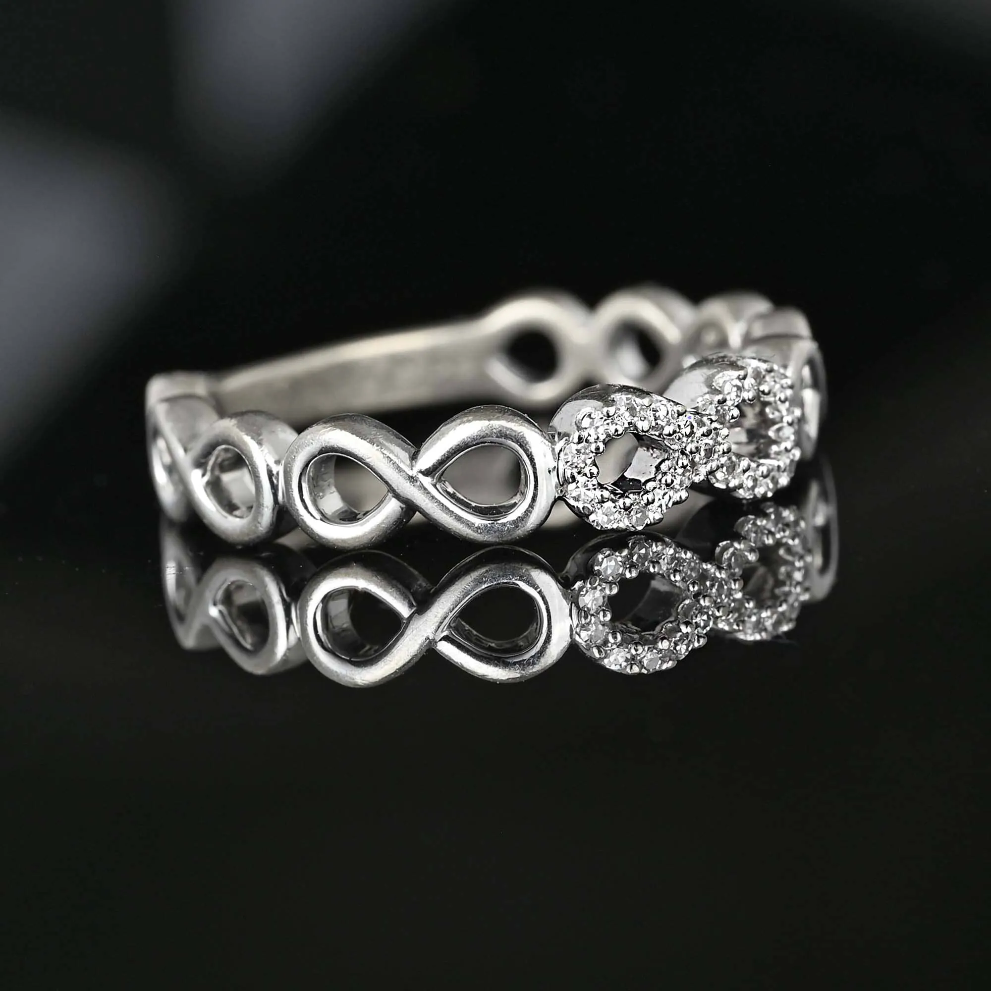 Vintage 10K White Gold Diamond Infinity Ring Band