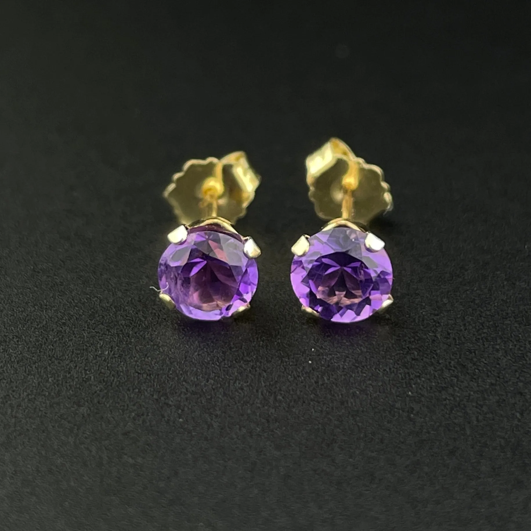 Vintage 14K Gold Amethyst Post Stud Earrings