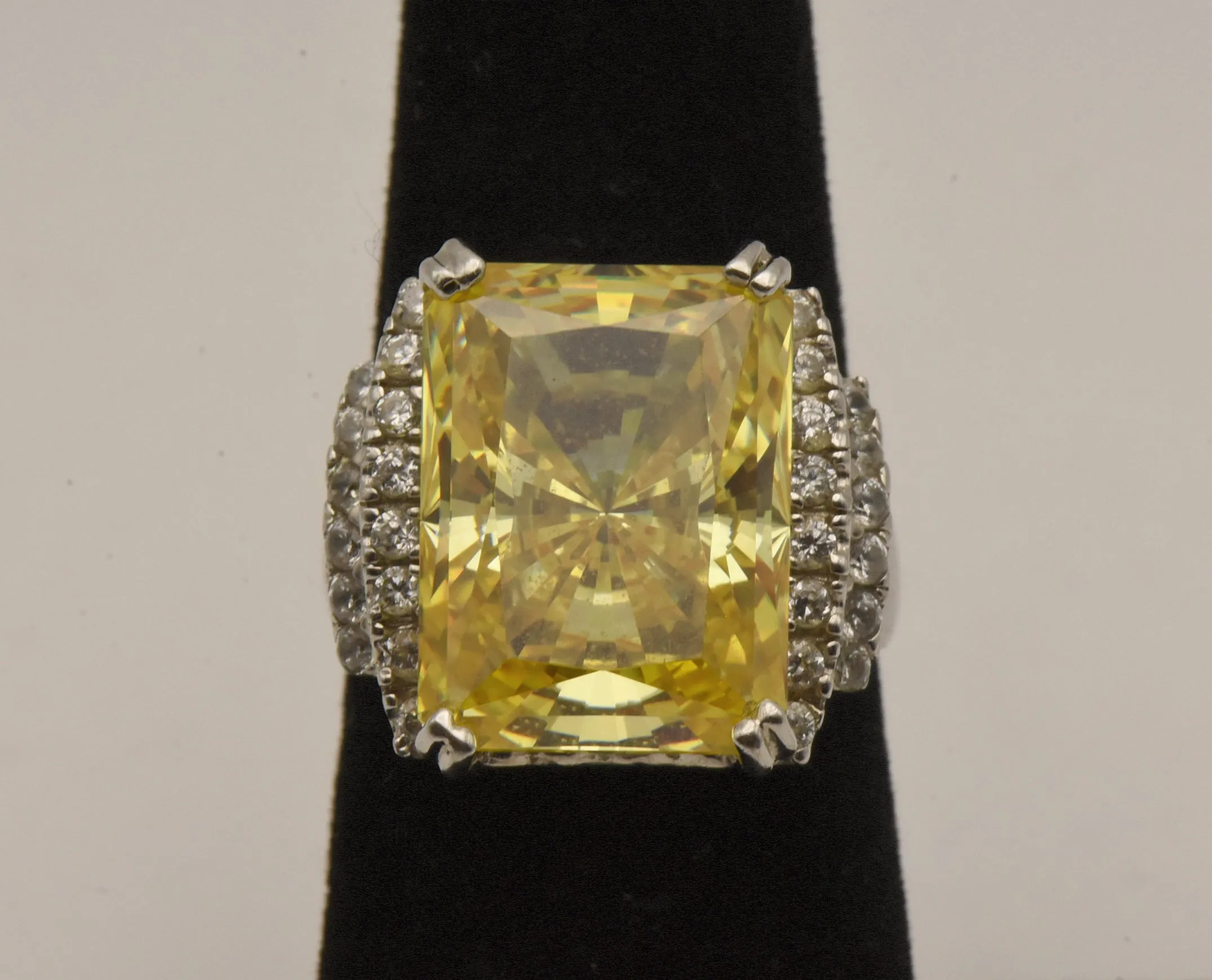 Vintage Sterling Silver Canary Yellow Cubic Zirconia and Rhinestones Ring - Size 6.25