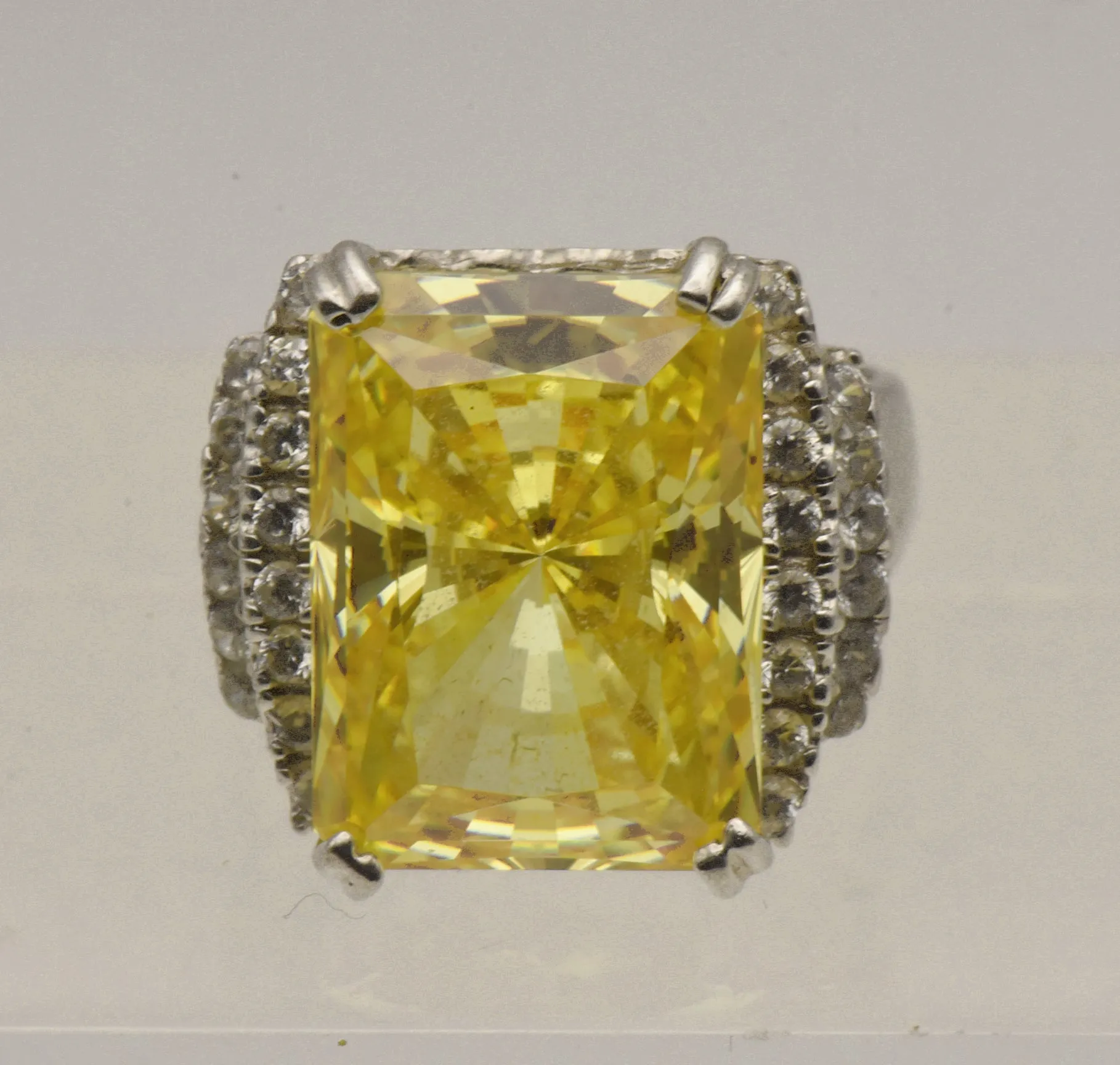 Vintage Sterling Silver Canary Yellow Cubic Zirconia and Rhinestones Ring - Size 6.25