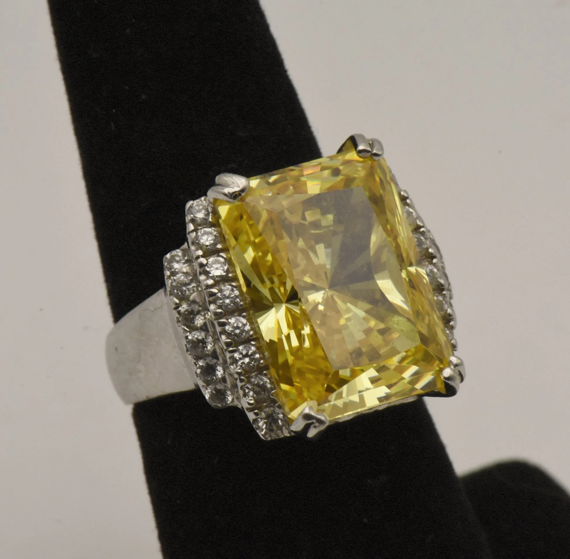 Vintage Sterling Silver Canary Yellow Cubic Zirconia and Rhinestones Ring - Size 6.25